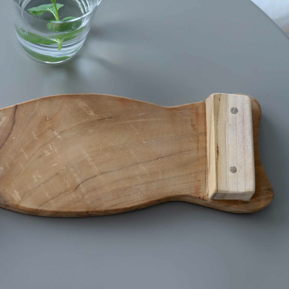 Unterseite Serviertablett aus Holz