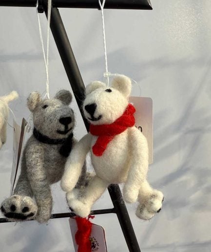 Weihnachtsdeko Bär filz handgemacht nepalaya atisan soulbirdee onlineshop weihnachten christbaumschmuck baumschmuck